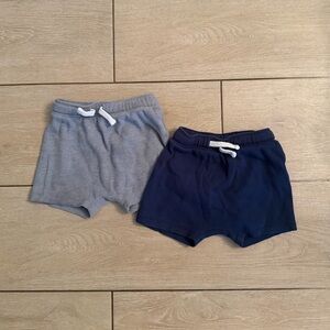Set of 2 Old Navy Boy Shorts-size 2T